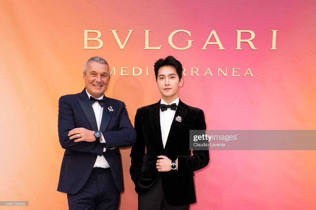 yangyang_tweets's tweet photo. 230516 ➙ #YangYang with Bvlgari CEO JC Babin in Bulgari Mediterranea High Jewelry Collection Event✨️🖤

#杨洋 #YangYang杨洋 #หยางหยาง https://t.co/Zlp7l3jzZw