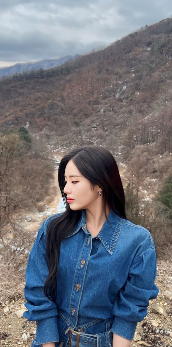 fromiswallpaper's tweet photo. miss her loud voice // #fromis_9 #프로미스나인 #jiwon #박지원 https://t.co/Z98O5oQHYr