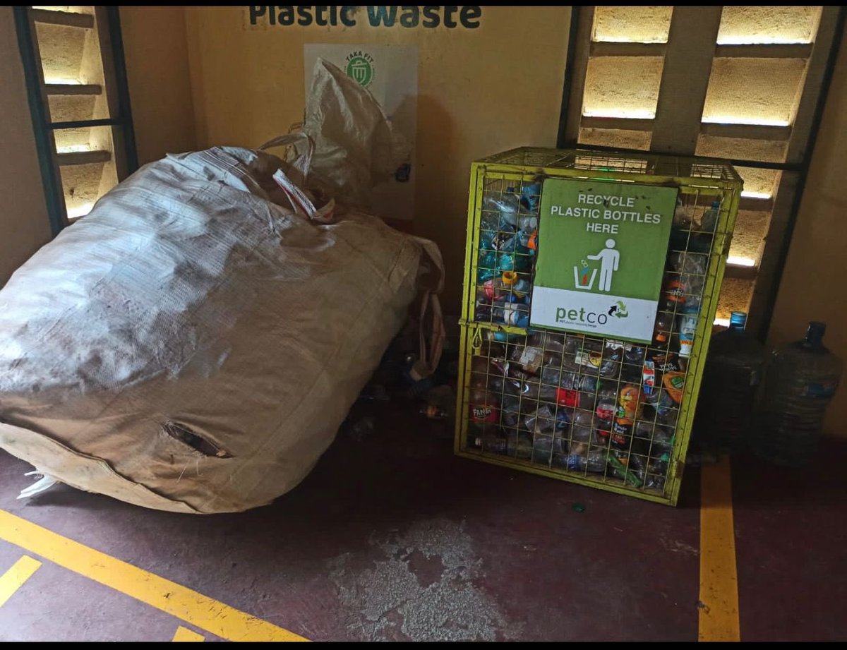 teddyobiero's tweet photo. @dwnews #circulareconomy out very first circular economy zone in Kenya 🇰🇪
Nyayo Estate Embakasi with over 10,000 kilos of plastics recycled @ANMRA2022
#doingyourbit https://t.co/kkUPDqTgV9