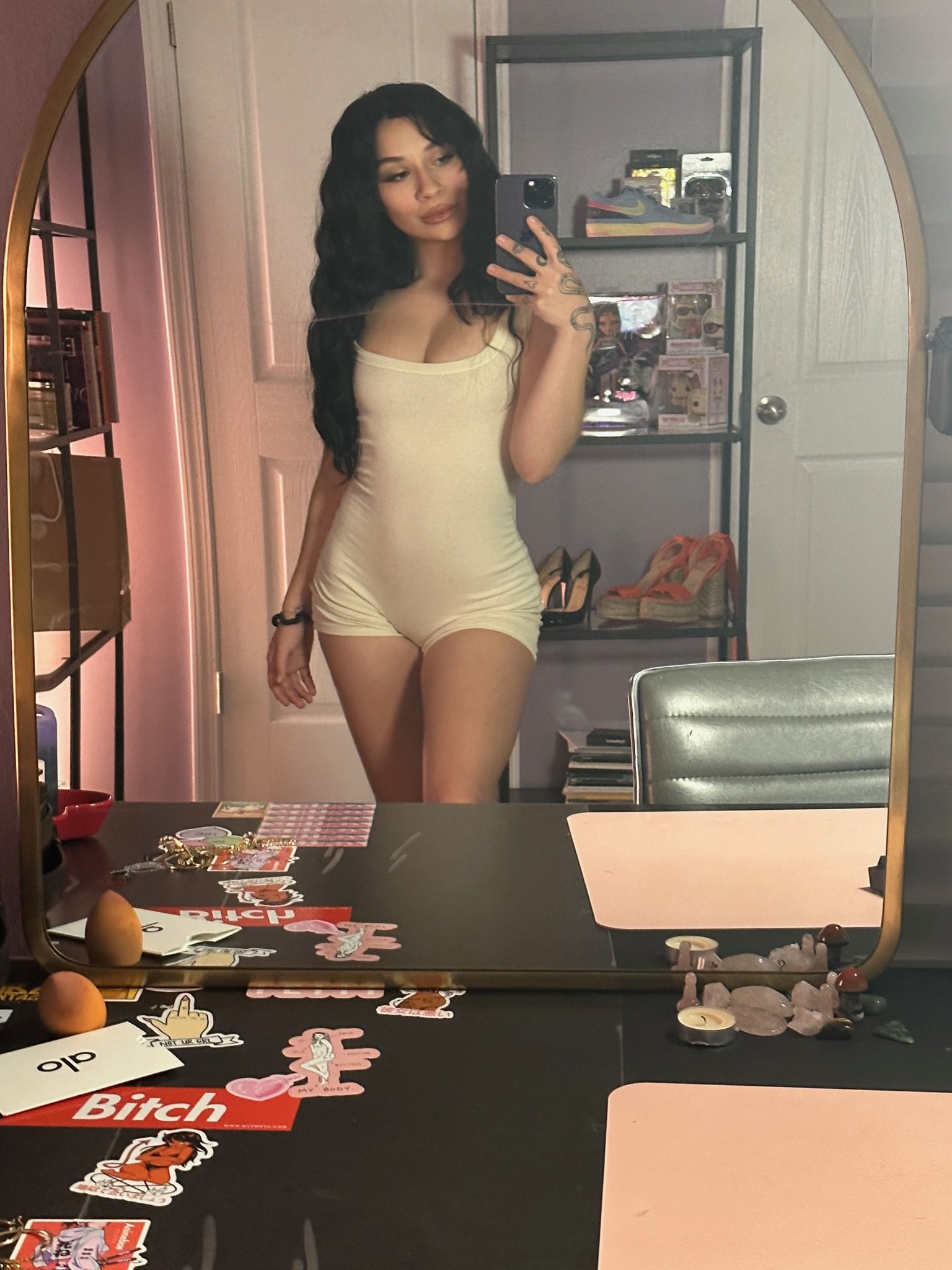 delilah ☆ on X: live rn! come chill t.cod8W9R4E2GY  t.coo77tVTQUlP  X