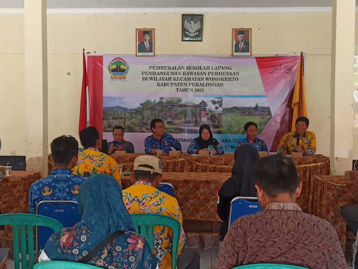Rabu 17/05/23Kepala Bidang Pariwisata Purwo Susilo, S.STP, MM memberikan Materi Pengembangan Wisata dalam kegiatan "Pembekalan Sekolah Lapang Pembangunan Kawasan Perdesaan di Wilayah Kecamatan Wonokerto Kabupaten Pekalongan" yang di laksanakan oleh <a href="/DISPERMADES_JTG/">Dispermades Prov Jateng</a>