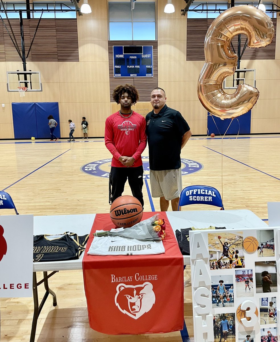 Congrats <a href="/Aashonholmes23/">siz♨️</a> on your commitment to <a href="/BarclayC_MBB/">Barclay</a> very proud and excited to see you compete at the next level. True leader with team first mentality that is a big pickup for @BCCoach_G GO BE GREAT 💪🏼🏀💪🏼 <a href="/SaKingHoops/">San Antonio King Hoops</a> <a href="/CoachW40/">Coach Willie</a>