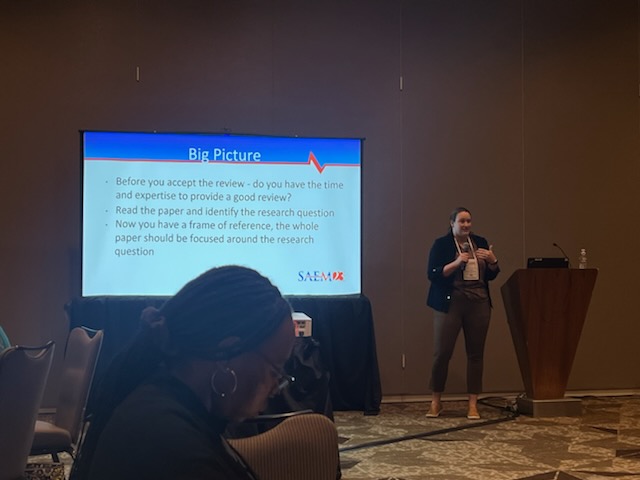 ElspethKPearce's tweet photo. Workshop on how to peer review for journals at #SAEM23 went so well today. Thanks to all the peer reviewers and journal editors who helped put this on. As a relatively novice peer reviewer, it was fantastic to get to stand on the shoulders of giants. #MedTwitter https://t.co/0LdidqHMWt