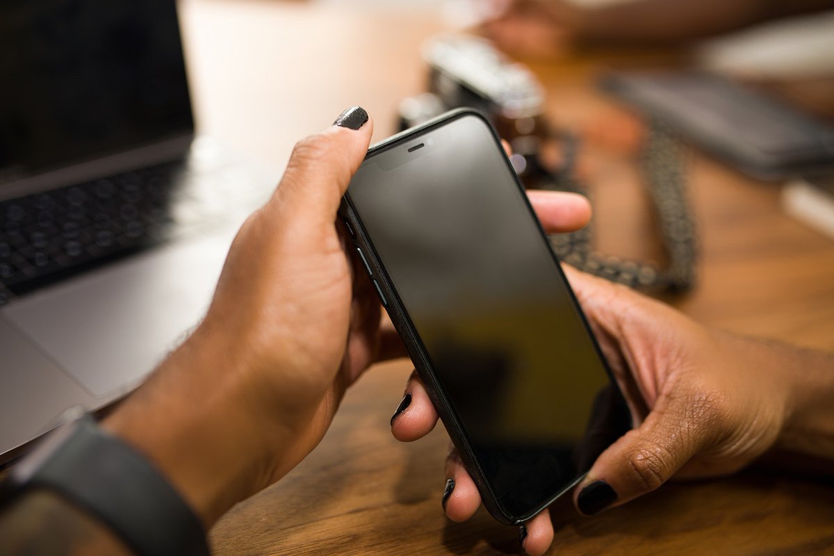 AfricanWIT's tweet image. Worried about water damage to your phone? Discover the indicators that help you determine if water has affected your device. Stay informed and protect your valuable tech: africanwomenintech.com/how-to-tell-if…
#WaterDamage #PhoneCare #TechTips
@DigitalTrends @PhoneArena @Gadgets360