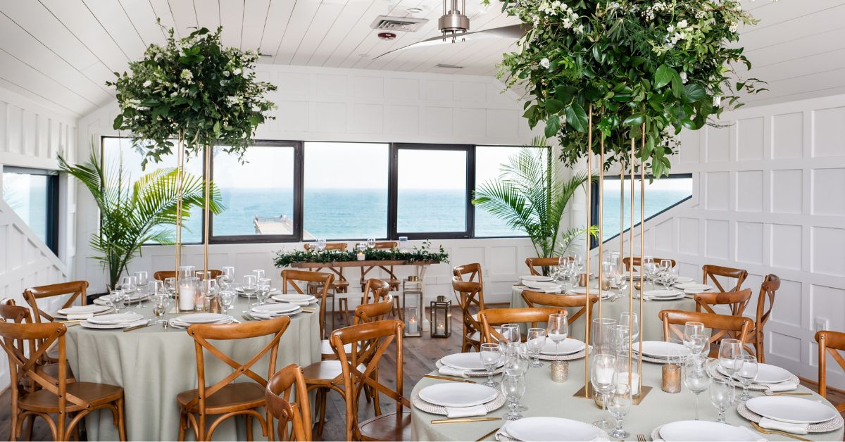 OceanicDining's tweet image. Sharing some dreamy photos from @KamGoodrichphoto showcasing the elegance of coastal weddings and the stunning beauty they offer. 
Host an Event &amp;gt; oceanicrestaurant.com/private-events/
 @brittanieraquelevents
 @marthamydearrentals
 @serendipityfloraldesign
 @bestdaysbakery
 @sociable_designs