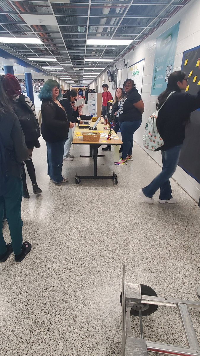 Hyltoncares's tweet photo. Day 2 of #MHAW2023 was designated as Tuneful Tuesday! Thanks for showing out to rep your favorite musical artists, @HyltonBulldogs ! Students kept on pledging to be #stigmafree and started adding to the Response Wall from #betweenthebells, see you 2morrow for Wellness Wednesday! https://t.co/wgU7j1WttL
