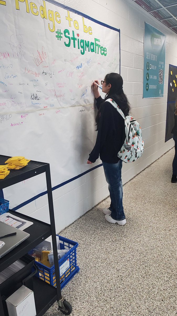 Hyltoncares's tweet photo. Day 2 of #MHAW2023 was designated as Tuneful Tuesday! Thanks for showing out to rep your favorite musical artists, @HyltonBulldogs ! Students kept on pledging to be #stigmafree and started adding to the Response Wall from #betweenthebells, see you 2morrow for Wellness Wednesday! https://t.co/wgU7j1WttL