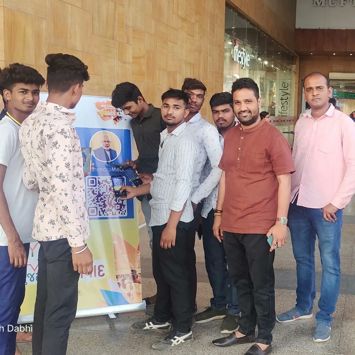 amitsinhdabhi84's tweet photo. ગુજરાત યુવા સંવાદ #Y20Talk 
@svgrybguj દ્વારા આયોજીત યુવા સંવાદ કાયૅક્રમ અંતગર્ત મોટી સંખ્યામાં યુવાઓ નુ રજીસ્ટ્રેશન કરાવવામાં આવ્યું હતું.
@CMOGuj @sanghaviharsh @drvijayshahbjp @ikaushaldave @HarshalGohilbjp @HarshalSisodiy8 https://t.co/57sbqhEffY