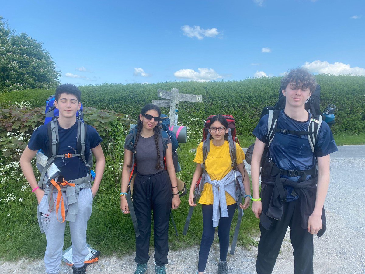 What a day to start one's Duke of Edinburgh expedition yesterday! Year 10 pupils arrived at South Downs in Sussex yesterday morning for their Silver #walking expedition and have been enjoying the glorious sunshine! 🎒🚶‍♂️🚶‍♀️

#ChigwellSchool #DofE #SilverAward #Expedition