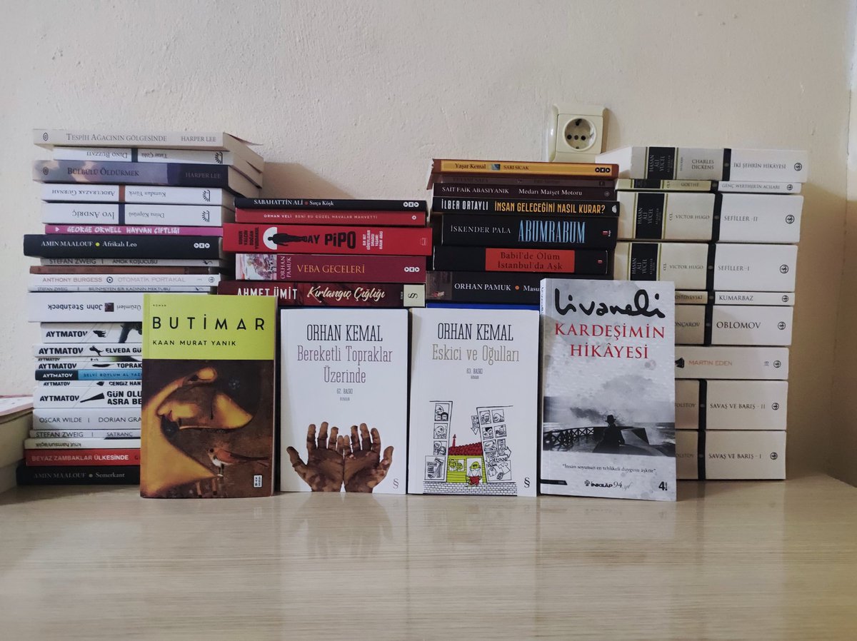 Kitap sevgimiz hiç bitmesin. ☺️
Günaydın 🌞
#kitapseverlertakiplesiyor 
#benimokumalarim
#maviayraç
#orhankemal