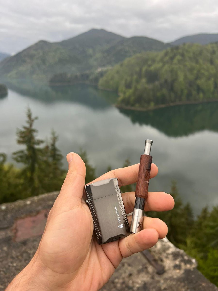 Ready to experience a whole new level of high with the Hippie Pipe X? 🤩🌬️ Soaring up in the clouds like never before. 🚀💭 Let's elevate our vaping experience! 🙌

🔗thehippiepipe.com/collections/pr…

#vaporwave #vapelife #cbdlife #vapecommunity #vapedaily #cloud9 #vapingsavedmylife #CBD