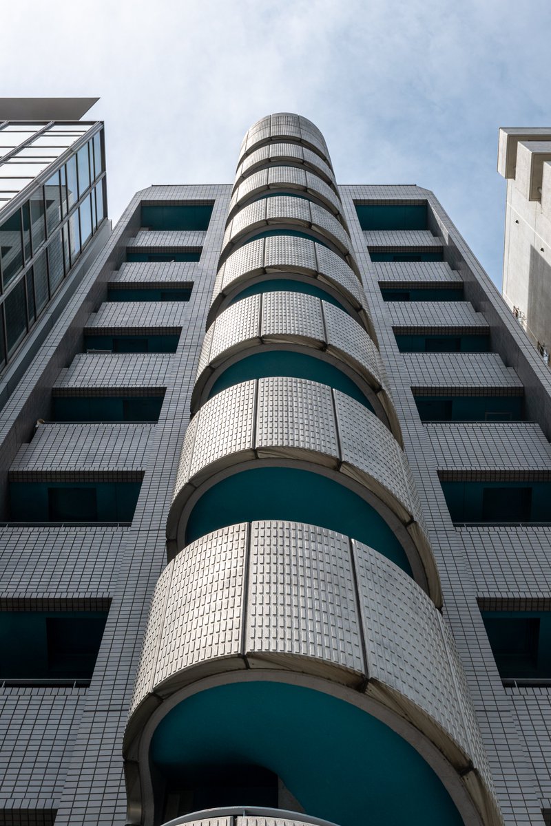 zaza_lt's tweet photo. Feels like spiral staircase.

#Tokyo #Japan #fireescape #fireescapes #stairs #staircase #architecture #urban https://t.co/NiSoIKZFj4