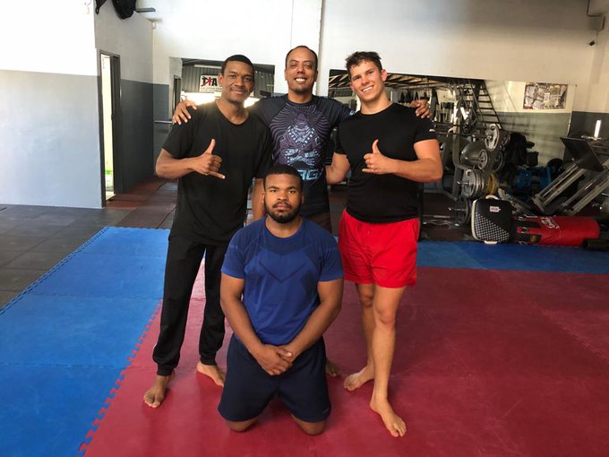ImpaktSA's tweet photo. Getting some rolls in at Impakt! #bjj #mma #boxing #kickboxing #fitness #impaktsa https://t.co/B63L3kPtPK