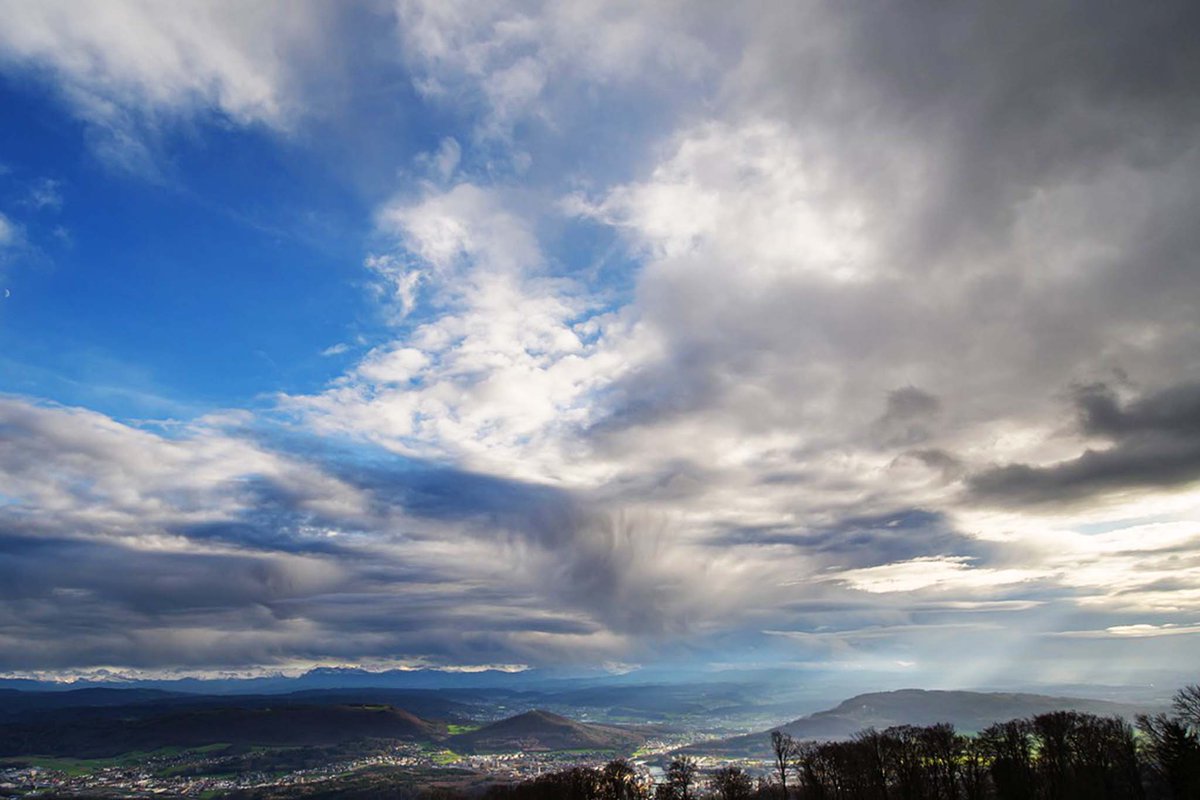 Il Meteo di oggi. Cielo in genere coperto con piogge sparse - goriziaoggi.news/2023/05/17/il-…