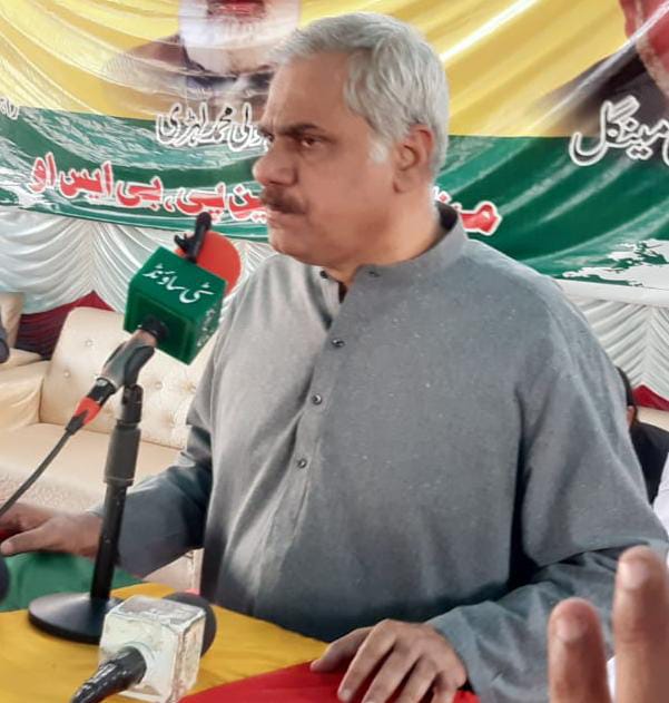 بلوچستان نیشنل پارٹی کے مرکزی سیکرٹری جنرل واجہ جہانزیب بلوچ کو کیچ آمد پر خوش آمدید کہتے ہیں۔