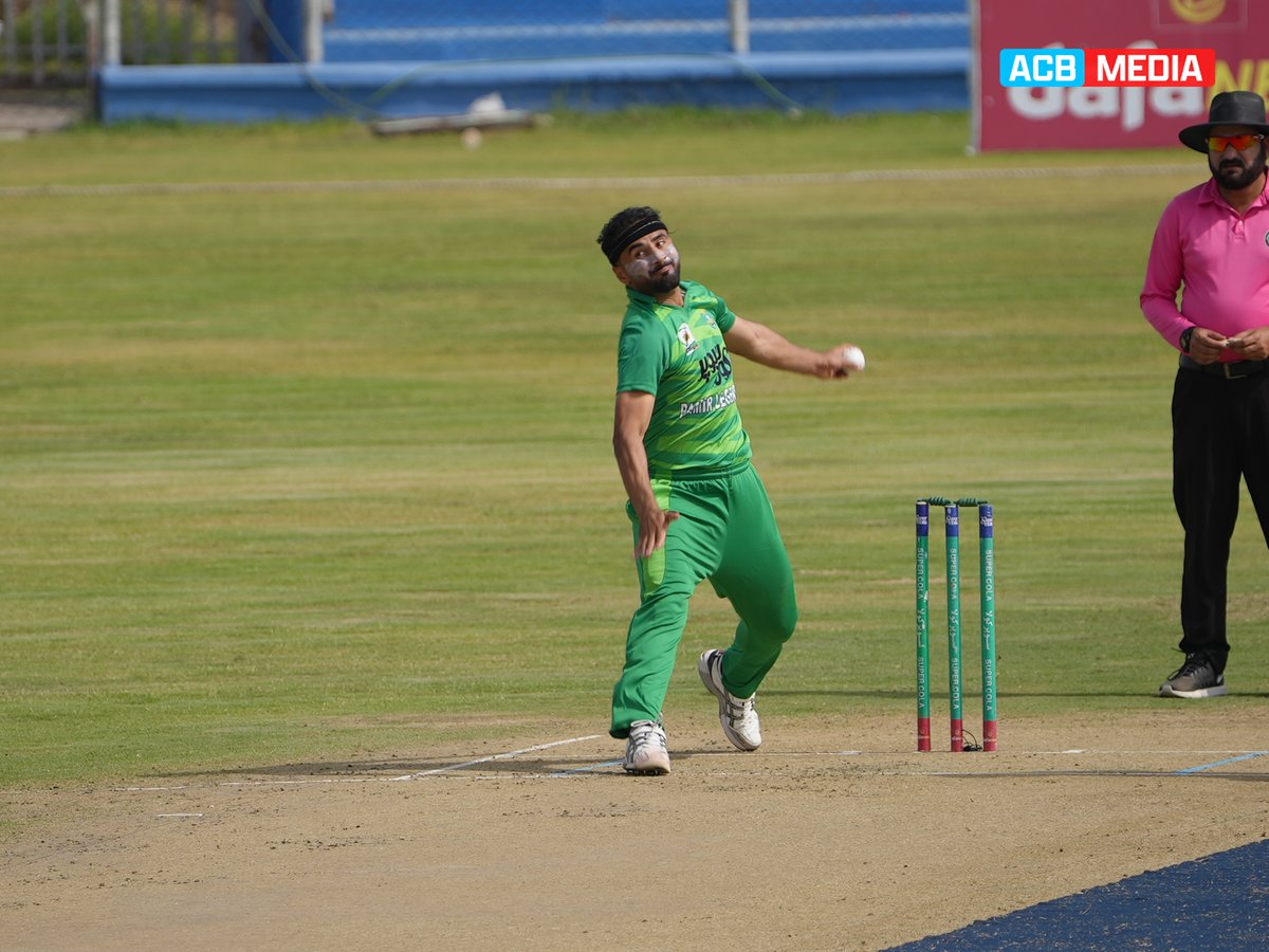 GAOneDayCup's tweet photo. 1️⃣2️⃣ Overs ✅

Maiwand Defenders are off to a cautious start in the final as they reached 49/1 after 12 overs, with Sediqullah Atal (19*) and Hashmatullah Shahidi (7*) ticking around nicely in the middle. 

#GreenAfghanistan2023 | #SuperCola https://t.co/XU7EXJT5Qe