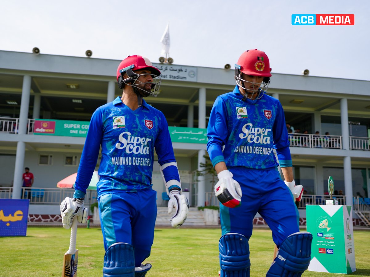 GAOneDayCup's tweet photo. 1️⃣2️⃣ Overs ✅

Maiwand Defenders are off to a cautious start in the final as they reached 49/1 after 12 overs, with Sediqullah Atal (19*) and Hashmatullah Shahidi (7*) ticking around nicely in the middle. 

#GreenAfghanistan2023 | #SuperCola https://t.co/XU7EXJT5Qe