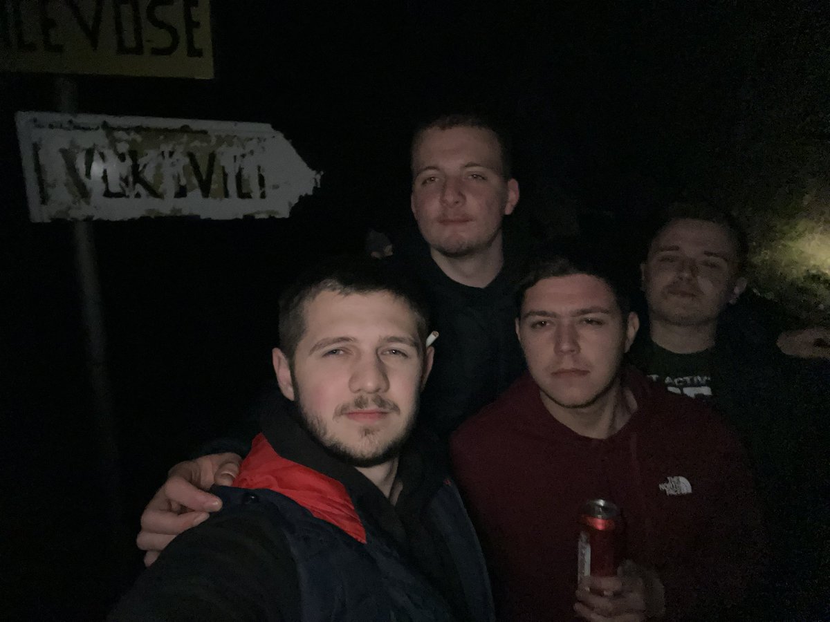MidRangeGod_'s tweet photo. Ja i kolege se izgubili u Lipica pise neki Vukovići navodno selo od ovog visokovg ne znam kako se zove. #Cannes2023 #drunk #drunknights #InterMilan #Spurs #Wembenyama #Victory #Pic #Frend #Kum #Vukovic #Brinje #Croatia #Sax #Beer #Rakija #ChampionsLeague #Trump2024 #Fosna #Kole D https://t.co/F6f0Mm1KwE