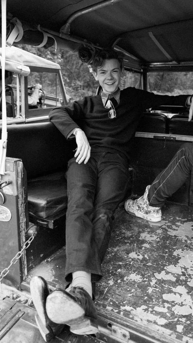 no way THIS MAN is 33 years old today anyways happy birthday tbs