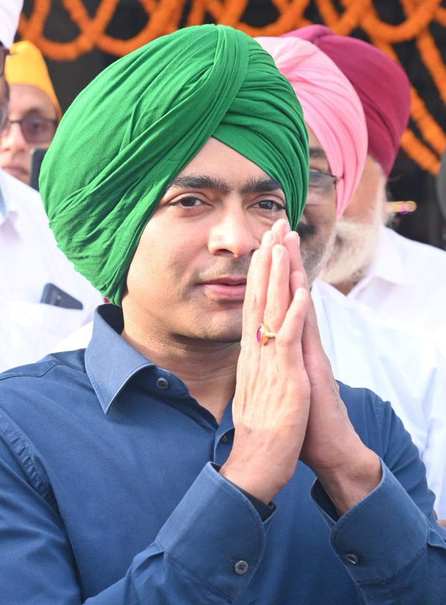 TrinankurWBTMCP's tweet photo. The #JonoSanjogYatra has taught me the joy of meeting people.  This program which started from Cooch Behar has passed one district after another.  I got an incredible response from residents everywhere.

- Shri @abhishekaitc on the 21th day of the yatra.
#TrinamooleNaboJowar https://t.co/AwA0wlosIa