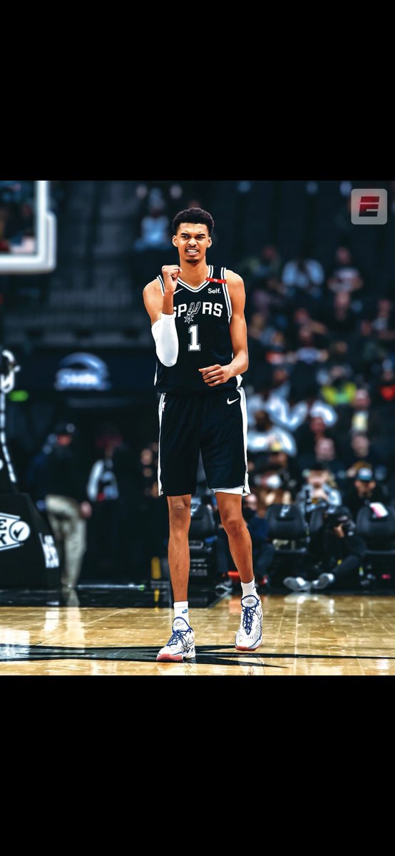 Effectuée ce mardi soir à Chicago, la loterie a attribué le premier choix de la draft NBA à San Antonio. 

Le 22 juin, les Spurs devraient donc sélectionner le Français Victor Wembanyama, promis à la place de numéro 1.