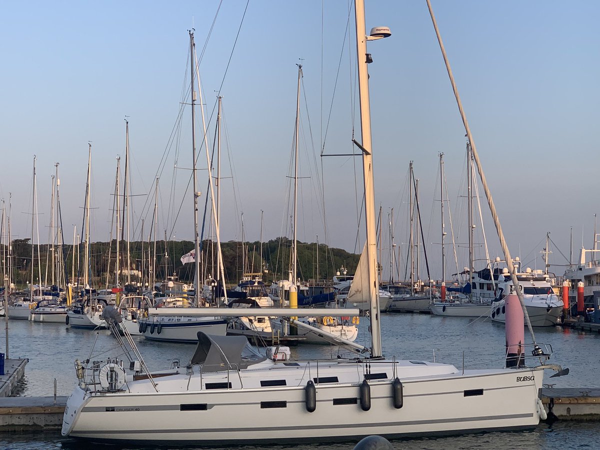 Lovely early morning start for the last 2 days of the <a href="/TheQNI/">The Queen's Nursing Institute</a> aspiring leaders programme. Looking forward to catching up with our tribe and hearing all the presentations <a href="/JEdgington/">Jaden Edgington</a> <a href="/AAsaanderson/">#hellomynameisAngela</a> #leadershipjourney #communityrocks