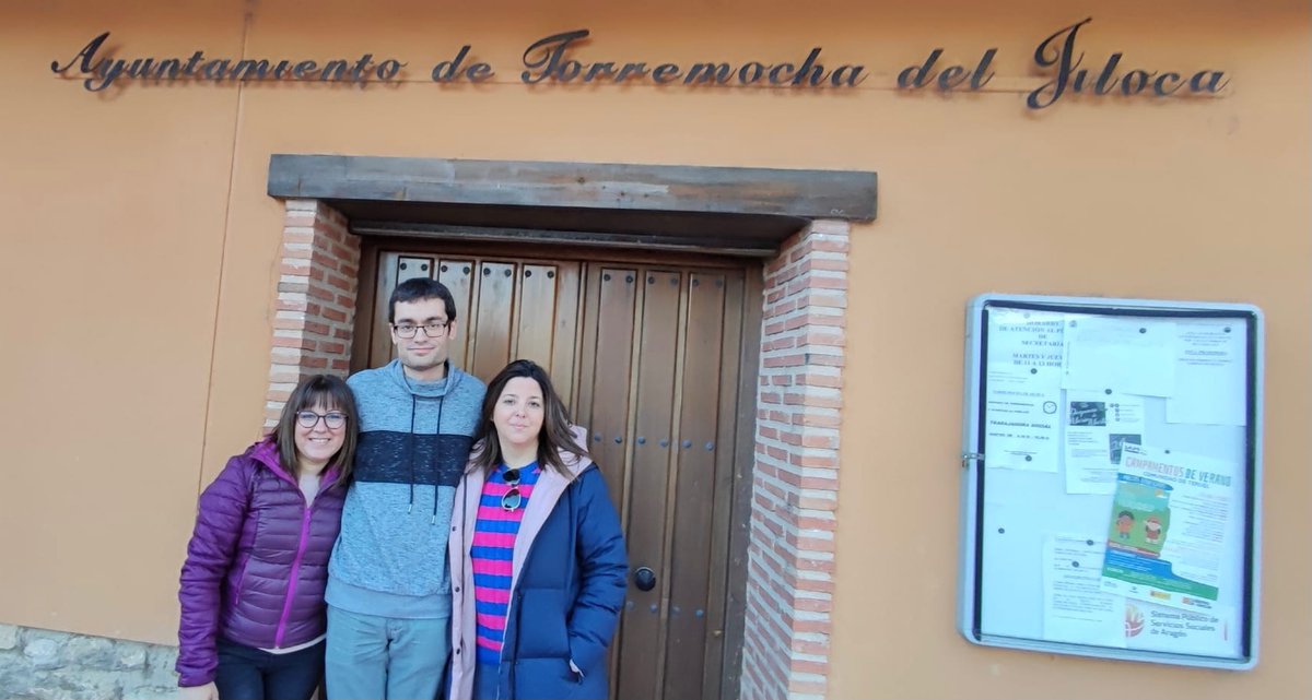 TeruelPSOE's tweet photo. 🗳 En #Rodenas #torrelacarcel y #samper visitando a sus vecinos y vecinas.
🌹 Apoyando el mundo rural y el futuro de nuestros pueblos
#votapsoe #pasionporcrecer
#pasionporteruel #votalamban https://t.co/FzYHsxrV4I