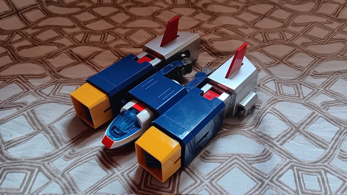 MikeBaut27's tweet photo. Happy Birthday, @radsonflores
🎂🥳🎁🎈🎊🎉🍕🍗🏇🤖
Volt Machine no. 2 - Volt Bomber is ready for launch. Show them who's boss, Mark Gordon (Ippei Mine)!
#VoltesV #VoltesVLegacy #MarkGordon #IppeiMine #RadsonFlores #GMA7 #GMAkapuso #Kapuso #GMAnetwork #ToeiAnimation https://t.co/yVLbXMGlK2