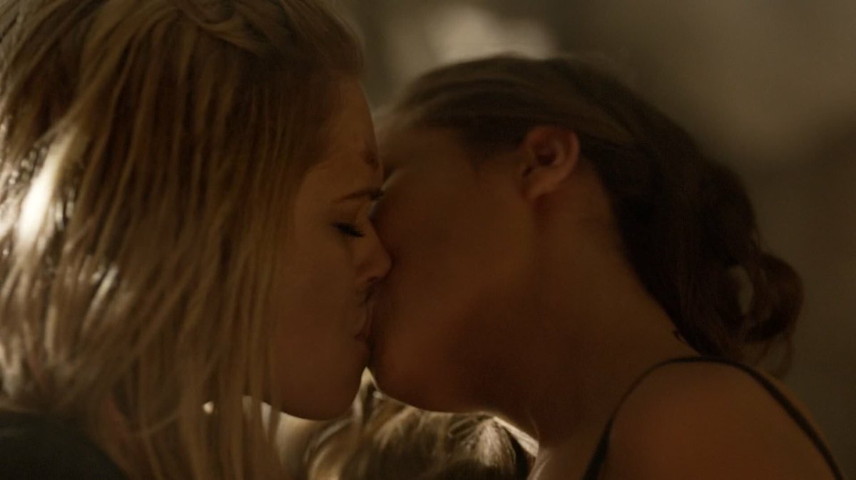 debnammcgraths's tweet photo. it's not just two women it's clexa https://t.co/JiJS5w2w75