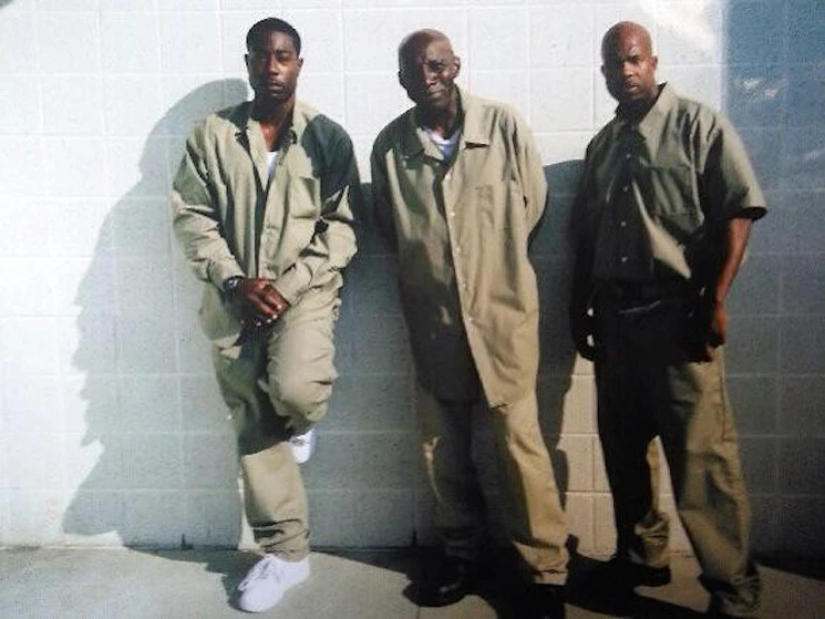 Joe Biden WROTE the racist 3 Strike Law

And for the last 28 years

That racist law have been filling the prison with blacks and breaking up black families

Knowing that how could any black person vote for Biden

Read this tapatalk.com/groups/express…