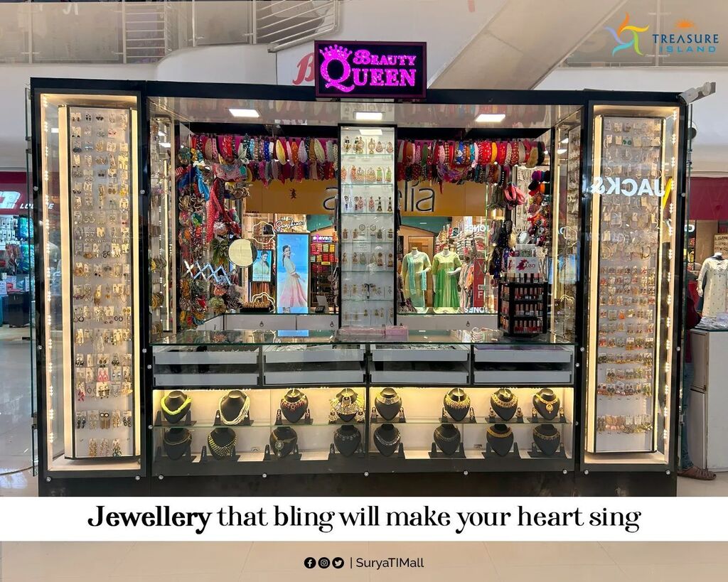 Indulge in some jewellery that will never go out of style. Shop now and shine every day with stunning jewellery at Surya Treasure Island Mall. Store in the frame- Beauty queen #Shoppingmall #bhilai #bhilai_chhattisgarh__ #bhilaisteelplant #bhilaidurg #… instagr.am/p/CsVSEwIS6Qo/