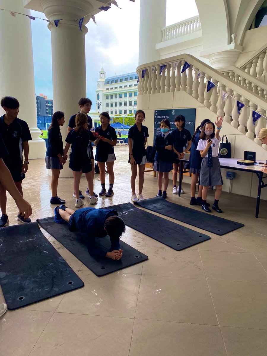 Another tutor group charity fundraiser for today from Miss McGough’s group! To compete for a Lyon Café voucher, they challenged students to hold the plank position for the longest time. How long could you hold it for? #tutorgroup #competition #charity #plank