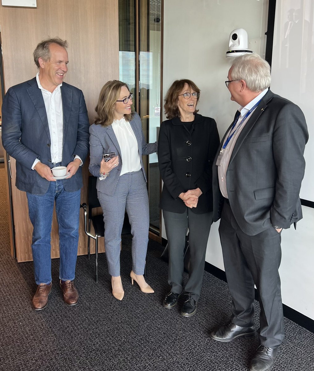 ThomsonVicki's tweet photo. A physicist, an astrophysicist,a philosopher and a former journo walk into a room…..big ideas,awesome opportunities with the development of the national science &amp;research priorities @GroupOfEight @Duncanivison  @DrCathyFoley @cosmicpinot https://t.co/gHiJpgvCU1