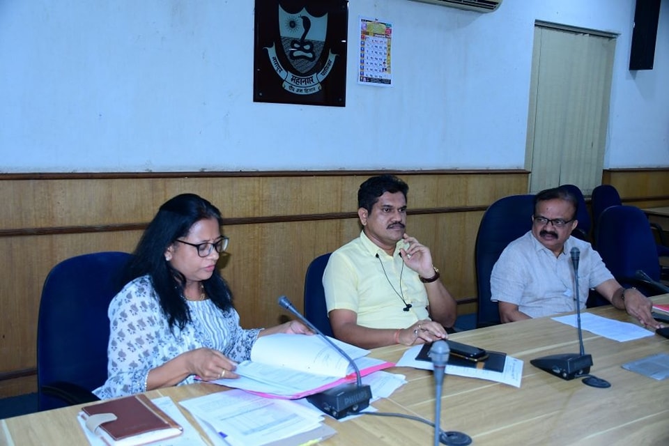 ngpnmc's tweet photo. नागपूर महानगरपालिकेद्वारे शहरातील दिव्यांगांकरिता विविध योजना राबविण्यात येत आहेत. मनपाच्या विविध ��िभागांच्या अंतर्गत येणा-या योजनांच्या अंमलबजावणीचा मंगळवारी (ता.१६) अतिरिक्त आयुक्त श्री. राम जोशी यांनी आढावा घेतला.

#स्वच्छ_नागपूर_सुंदर_नागपूर #development_work #nagpurcity #nmc https://t.co/8Jl02I9cMW