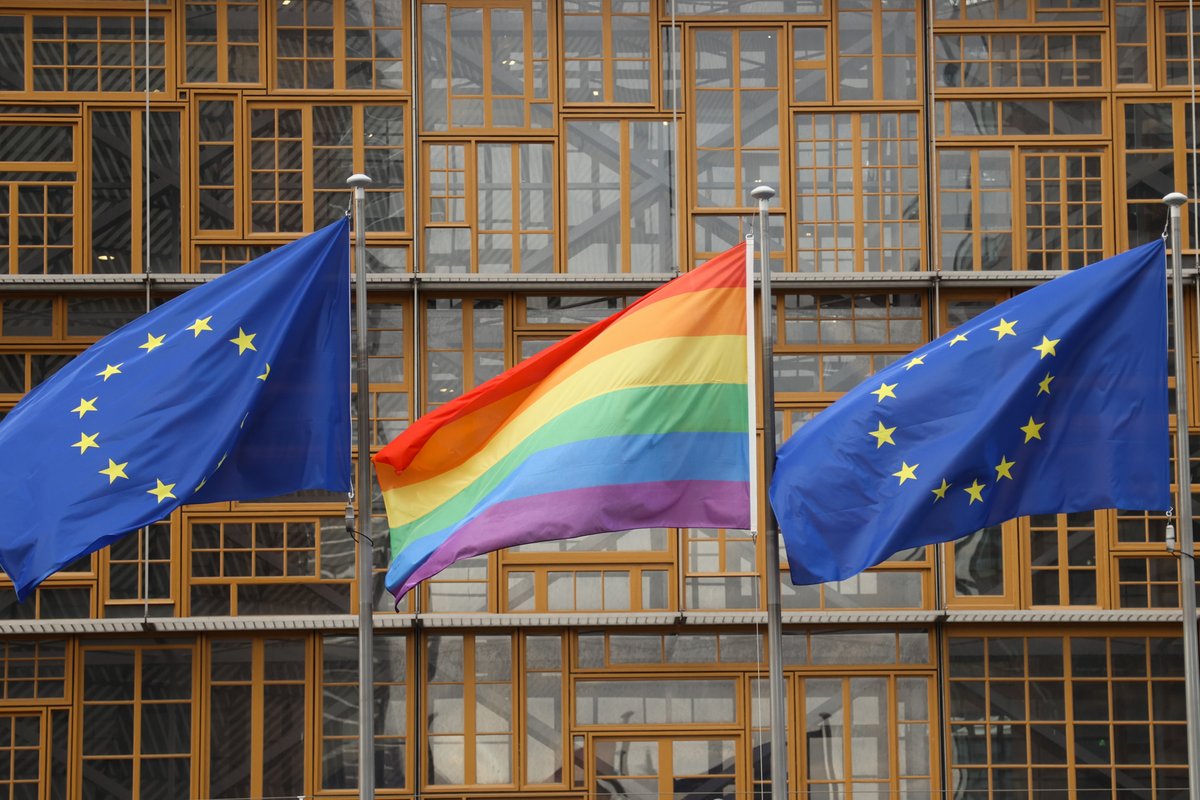 🇪🇺🌈Love is love. On the International Day against Homophobia, Transphobia & Biphobia, the EU reaffirms the right of all individuals to be free to be who they are & love whom they want without fear. That's the only way we can all build a true #UnionOfEquality #IDAHOT #IDAHOBIT