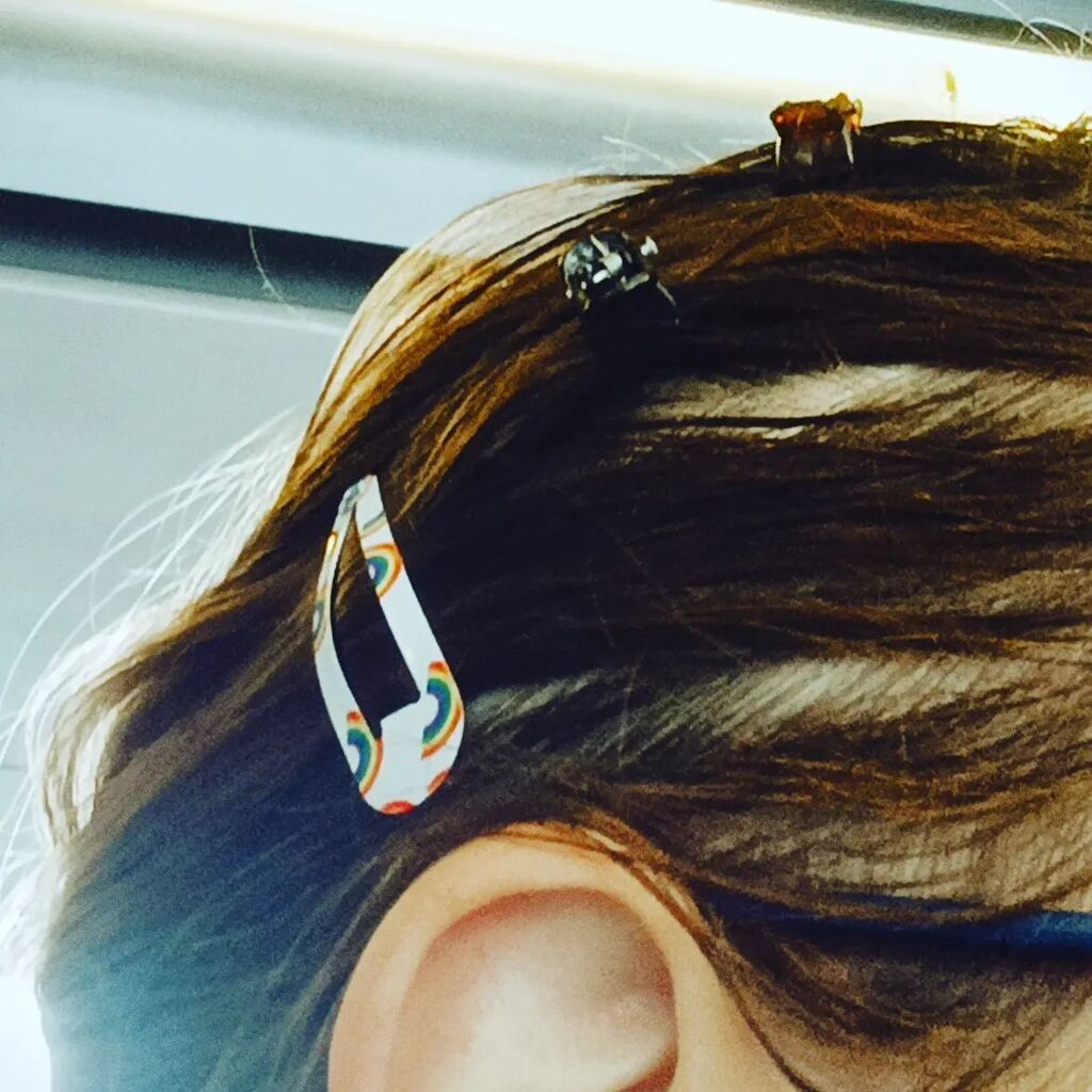 Le détail du jour dans ma coiffure #17mai #journeedeluttecontrelhomophobie #journéedeluttecontreleslgbtphobies instagr.am/p/CsVSkcHoufi/