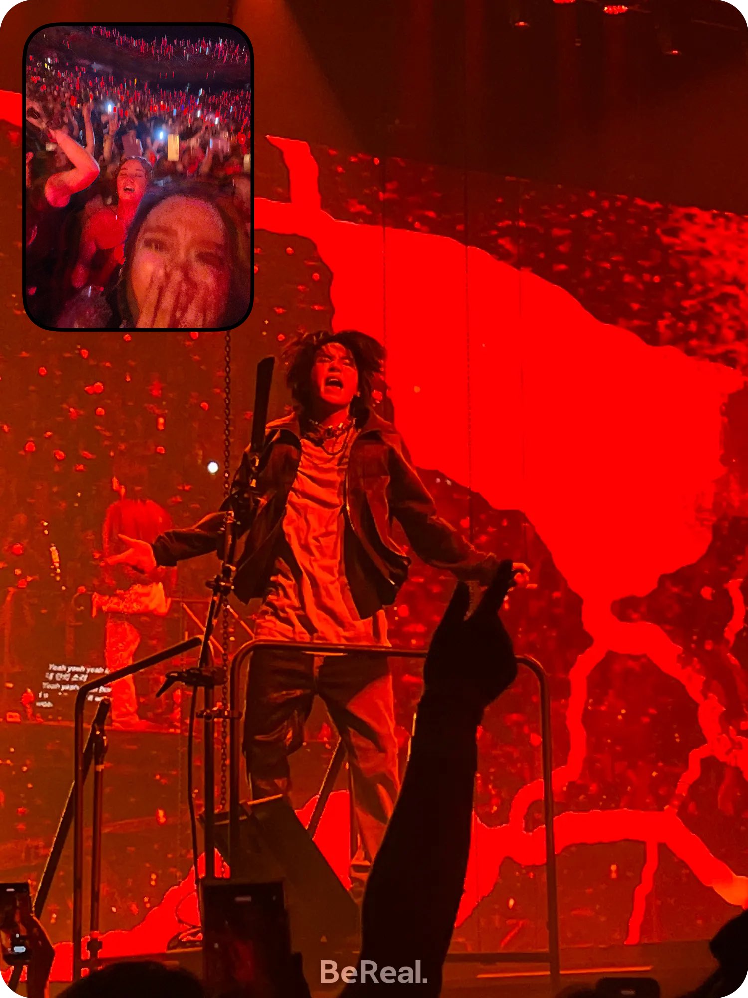 bringing back socks and sandals (zzIeepy) / Twitter