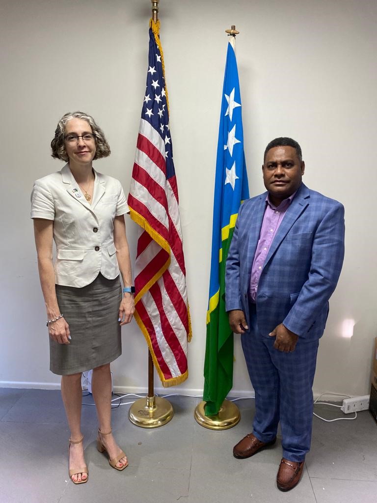 MCC_SITHP's tweet photo. Today @MCCgov VP Alicia Phillips Mandaville met with the Hon. Minister of National Planning and Development Coordination, Rexon Ramofafia. MNPDC is a key partner to MCC in the implementation of the @MCC_SITHP 🇸🇧🇺🇸https://t.co/57SHYSi8GG https://t.co/TL4yZESxnF