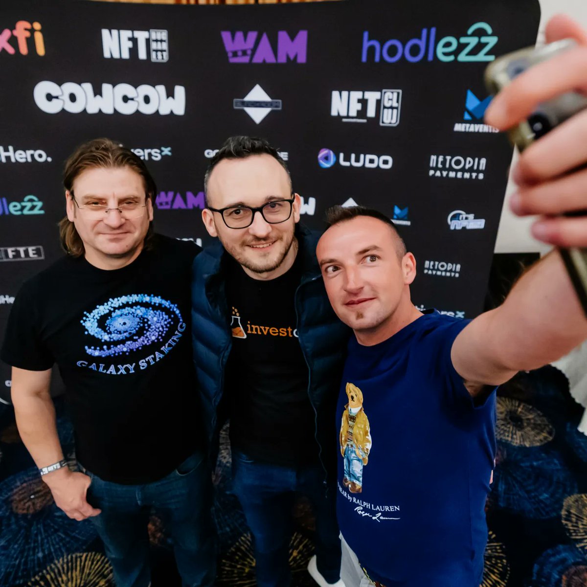 PaulMaior's tweet image. Parul alb de pe cap ... Acel moment cand iti vin si confirmarile ca ai imbatranit. 😂

A fost o mare placere sa particip la @nft_bucharest din #ClujNapoca si astept cu multa nerabdare evenimentul cel mare din Octombrie unde sunt convins ca vom pune Romania pe harta internationala