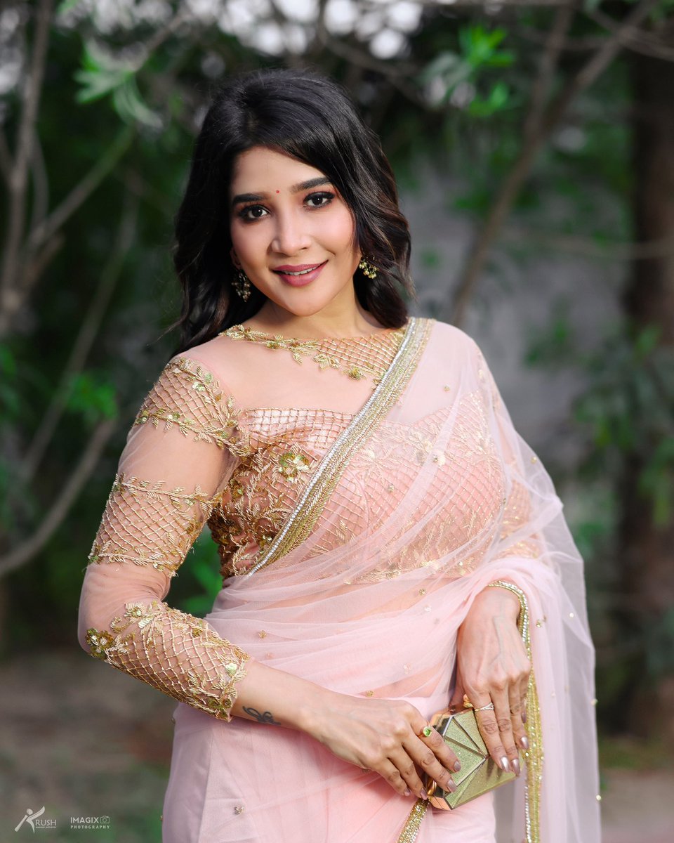 ssakshiagarwal's tweet image. Your direction is more important than your speed💕