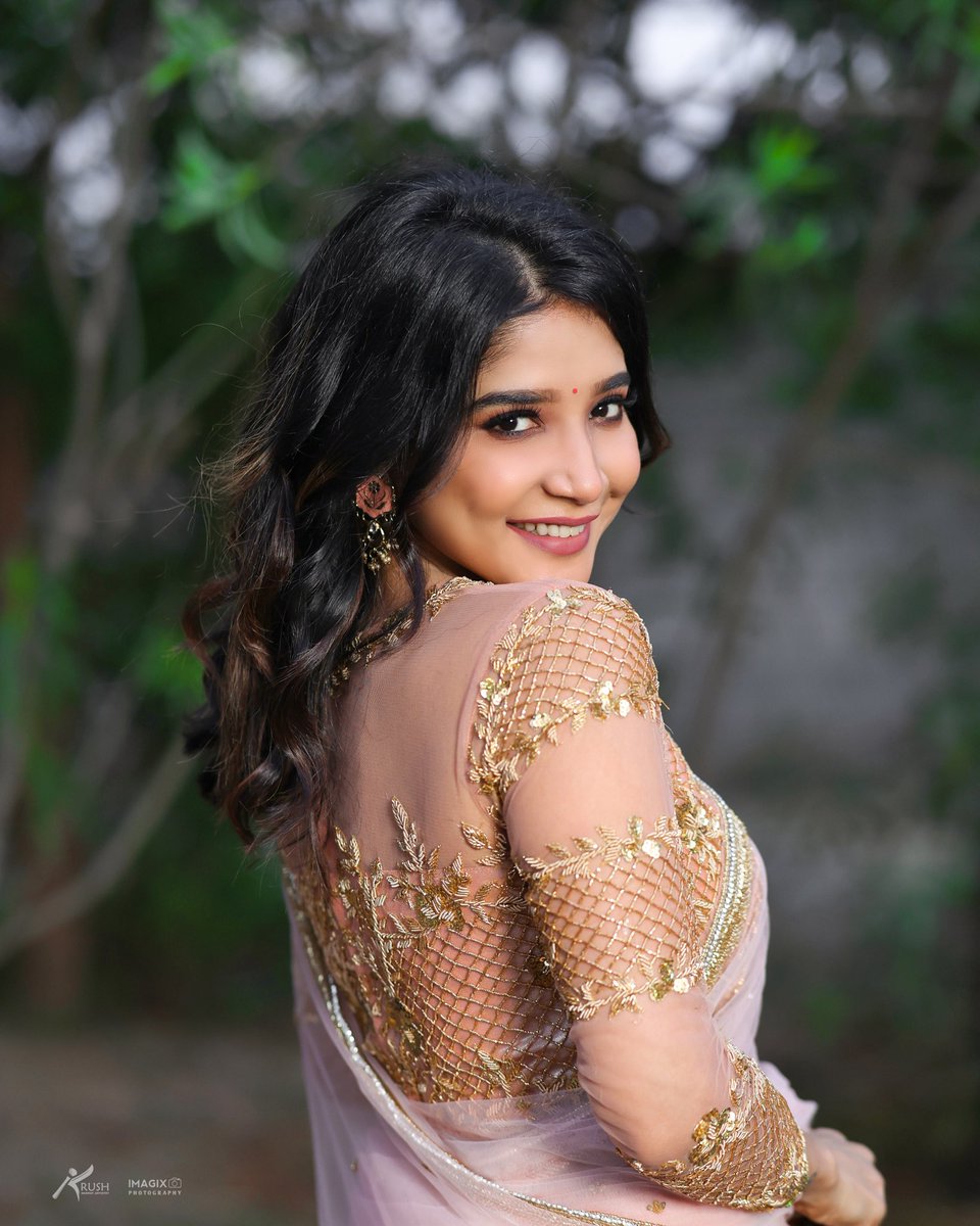 ssakshiagarwal's tweet image. Your direction is more important than your speed💕