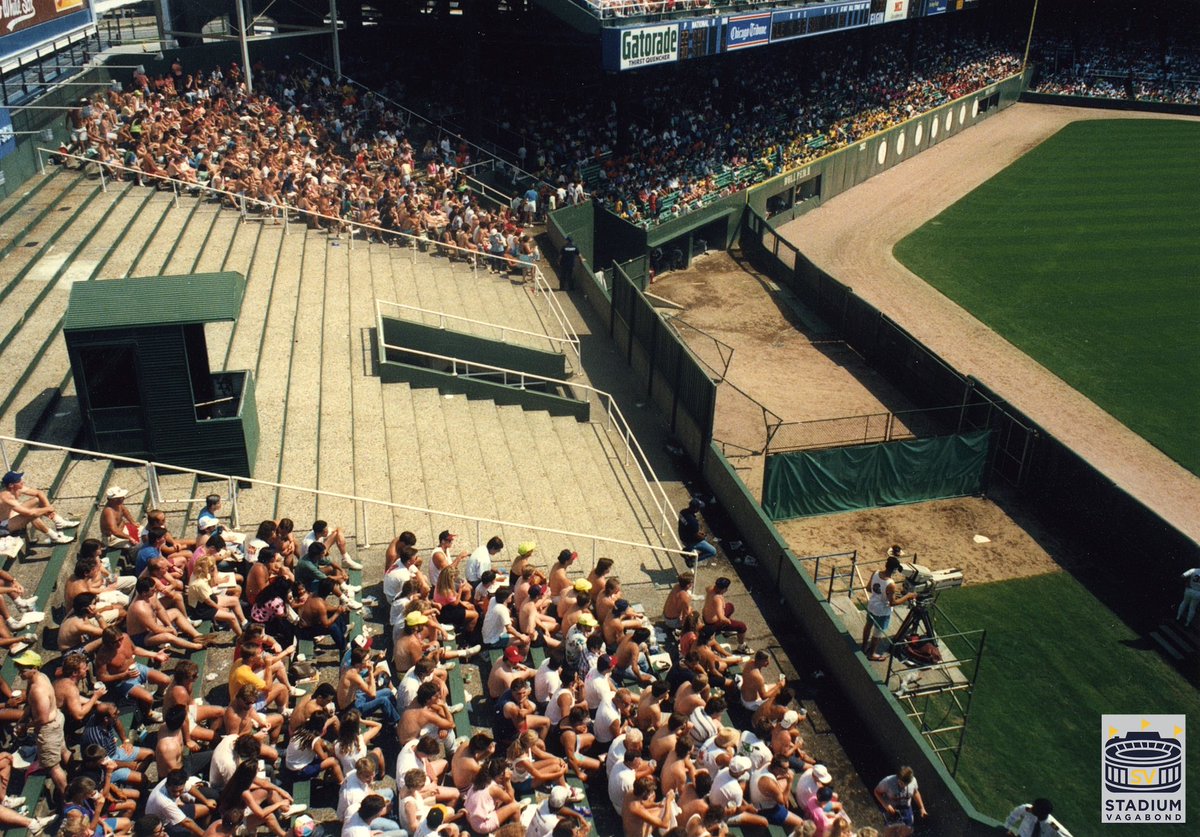 Comiskey Park bleachers in 1990 - Former home of the @whitesox, American Giants, @AZCardinals & Sting. 

#chicagowhitesox #comiskeypark #chicago #cardinals #chicagobears #cubs #chicagowhitesox #bleachers #ballparks #stadiums #historicpreservation #baseball #mlb #ChicagoHistory