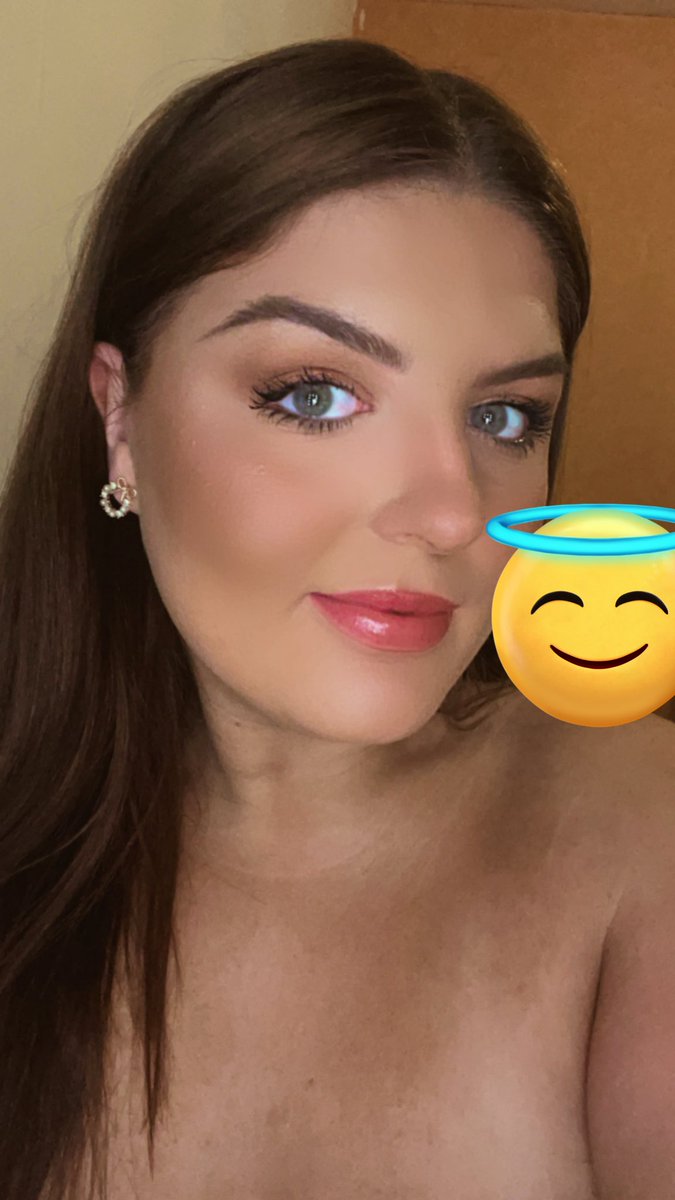 paigeycake010's tweet photo. Rt if you would kiss me https://t.co/syfGsPK28h