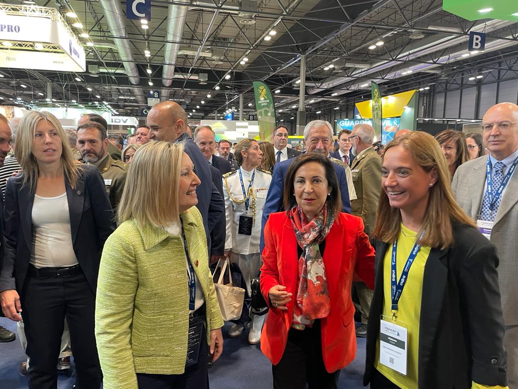La empresa pública <a href="/GisaGetafe/">Getafe Iniciativas</a>, participa en la Feria Internacional de Defensa y Seguridad <a href="/FEINDEF_/">FEINDEF</a>  en #IFEMA, con un stand para la atracción de nuevas inversiones y empleo que han visitado tanto la alcaldesa de #Getafe, como la ministra y la secretaria de Estado de Defensa.