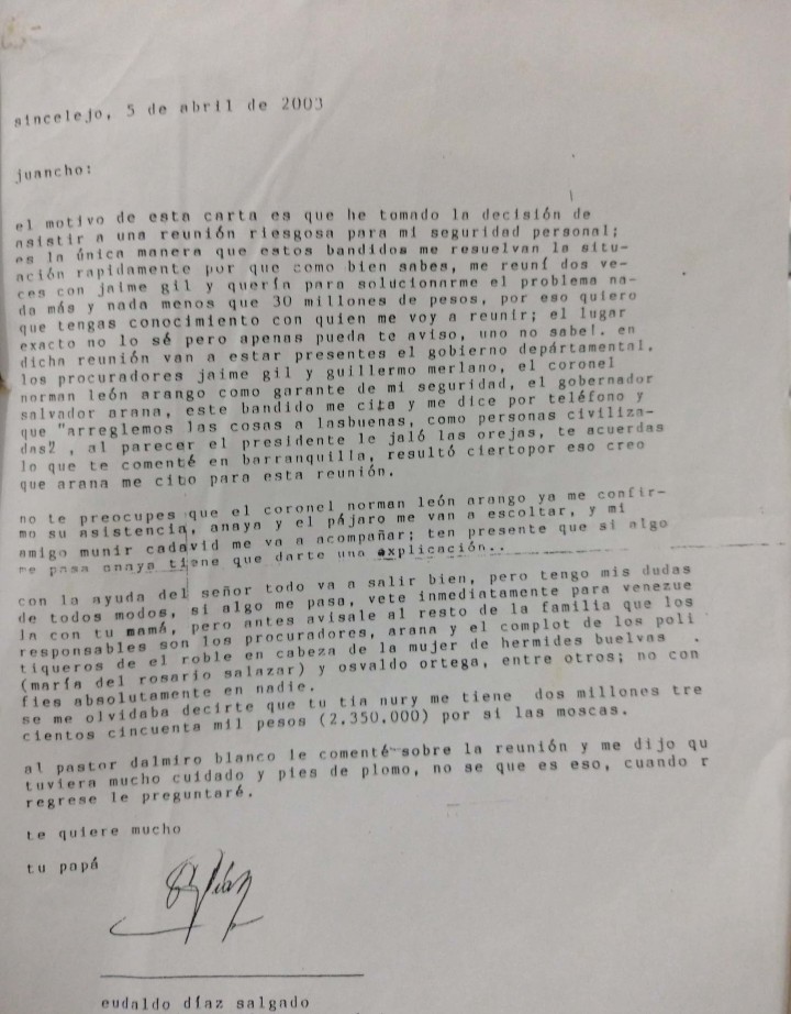 Juan_DDiaz's tweet image. Álvaro Uribe No sea Cobarde y canalla, me bloqueó para q no pudiera responder sus calumnias. No solo retiraron escolta policívo a mi padre, si no q desarmaron sus escoltas particulares.Y Mi padre fue con escoltas particulares a reunión con Salvador Arana @VLADDO @DCoronell  @hrw