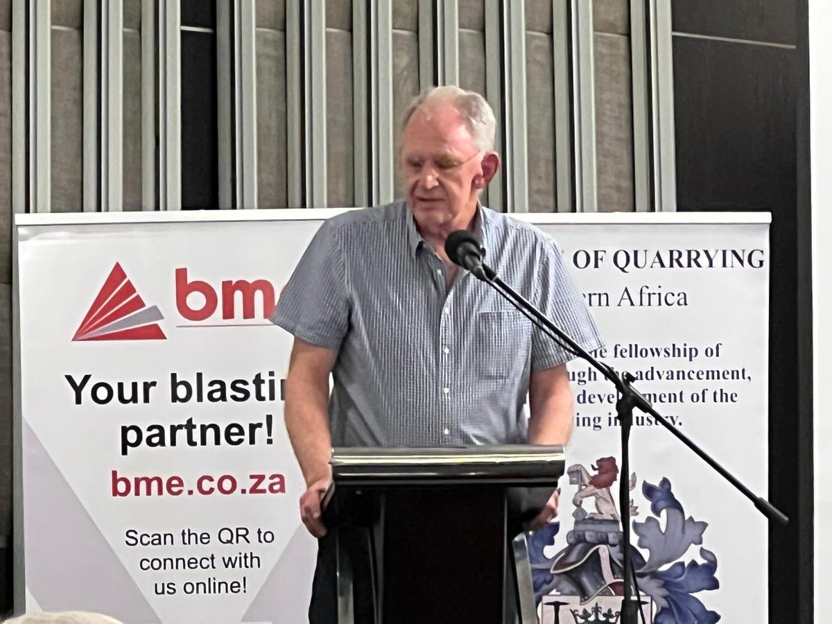 📸Proudly showcasing our crushing solutions with ELB Equipment at the 2023 Institute of Quarrying in South Africa! Kudos to Paul Lilley for presenting on Crusher Automation, and congrats to Gert Coffee from Afrimat for an award recognizing exceptional service and dedication!