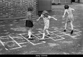 BettePants's tweet photo. @PyramidHead76 4 games that defined your childhood #evenolder 🤣 https://t.co/89izoqHjea