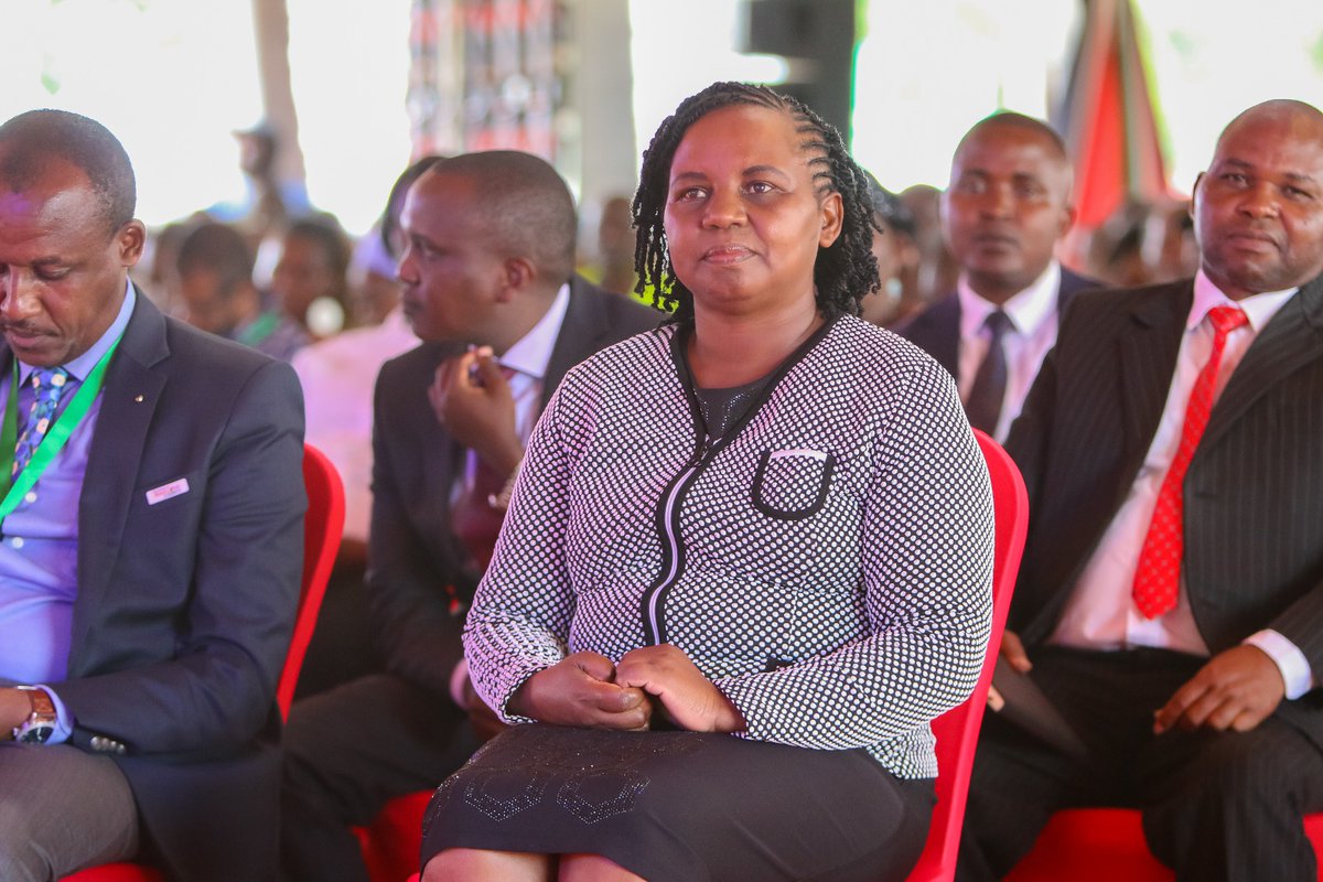 Ene_Fm99's tweet photo. For the second day Makueni county Governor Mutula Kilonzo Jnr and his Deputy Lucy Mulili attend the first National mango conference in Wote police grounds Makueni county
#MangoConferenceKE #KenyaMangoConference https://t.co/lXzfaMTQFq