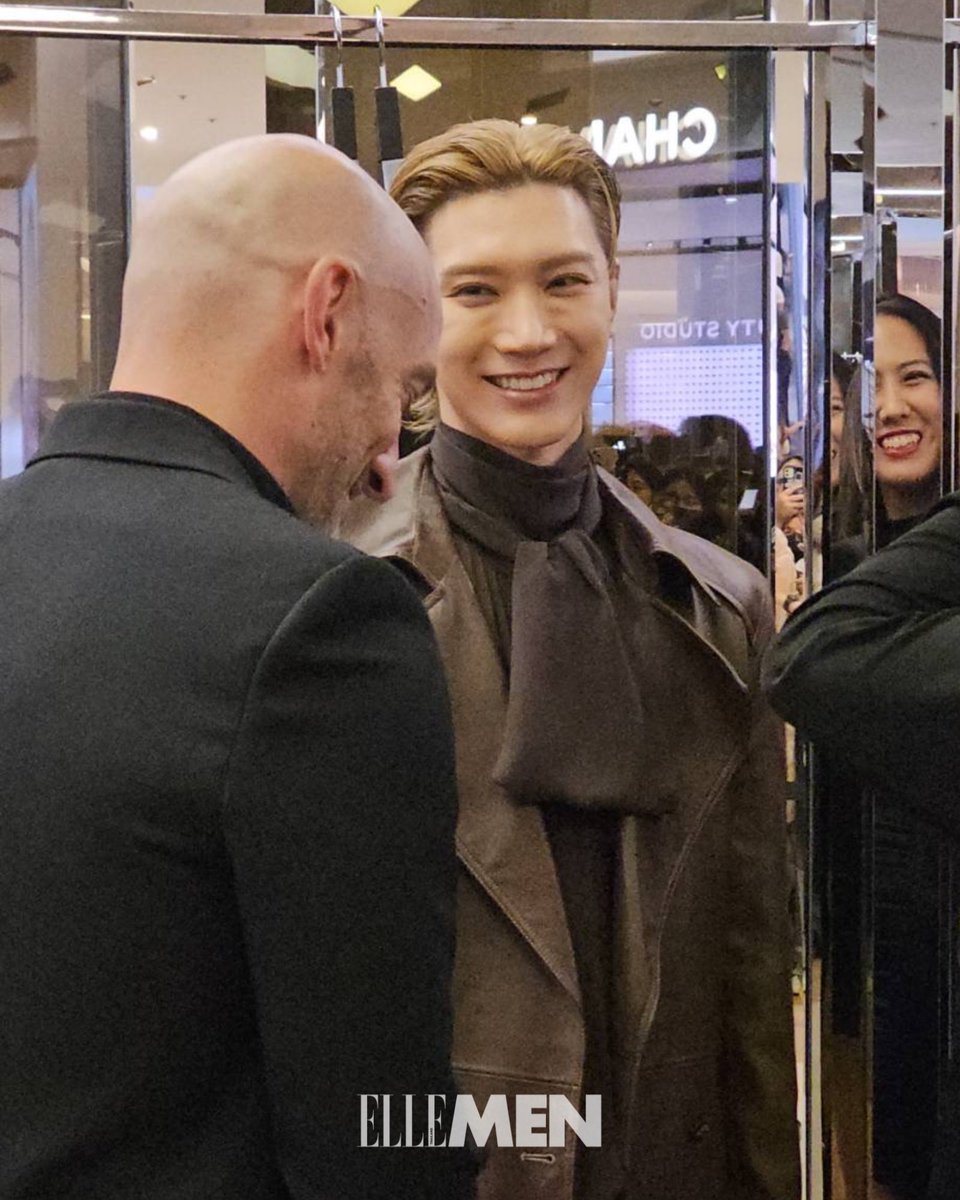 เตนล์-ชิตพล ในโททัลลุคจาก Saint Laurent by Anthony Vaccarello เข้าร่วมงาน Saint Laurent pop-up store ที่สยามพารากอนวันนี้

#ELLEMENnews
#ELLEMENthailand
#Tenlee
#NCT
#WayV
#SaintLaurent #FashionisTENcometoTH