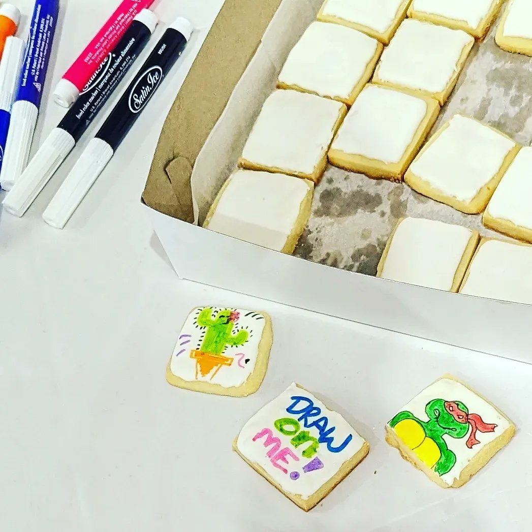 CBHSArt's tweet photo. Some of the favorite parts:
Cookie station with edible markers and the living painting https://t.co/gD04RMseAX